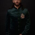 Emerald Velvet Elephant Crest Bandh Gala